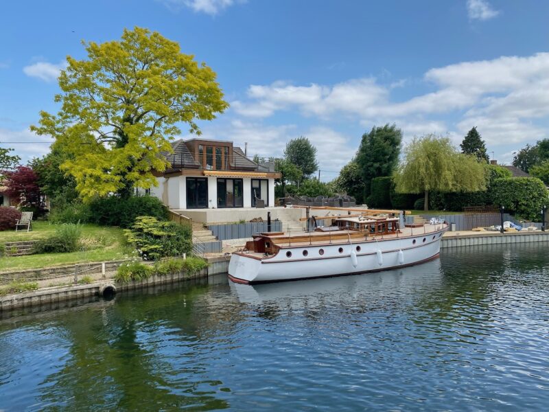 Cruising with Le Boat. Image © PlanetSKI